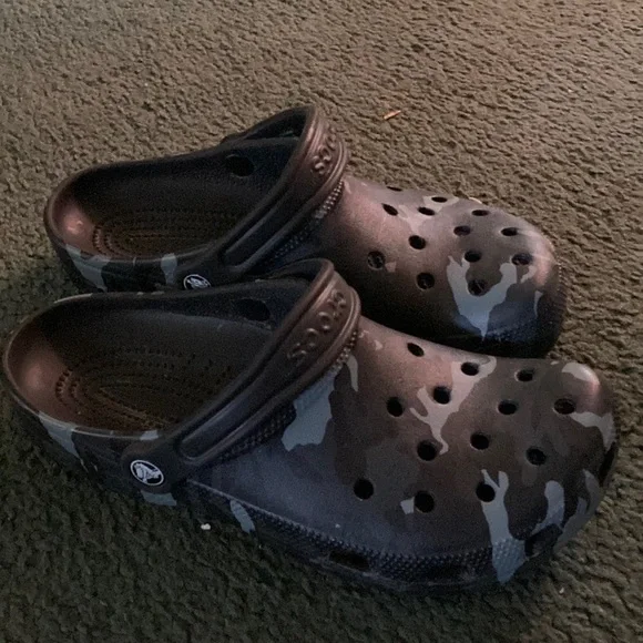 Crocks - Picture 1 of 4